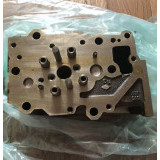 Головка блока цилиндров KOMATSU D65E-12 6151-12-1101 Головка блока цилиндров KOMATSU D65E-12 6151-12-1101
